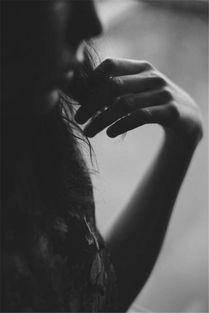 哀伤的图片,凝视心灵深处的痛楚